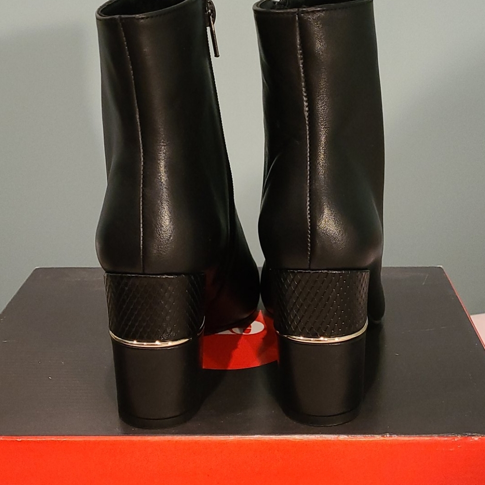 NWT EXE Black Ankle Boots w Snakeskin Heels Sz 39 - Picture 3 of 6